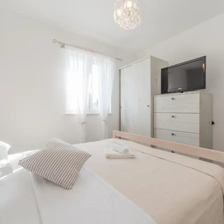 Hébergement de vacances Wunderschones Ferienhaus In Privlaka Mit Grosser Terrasse Privlaka (Zadar)