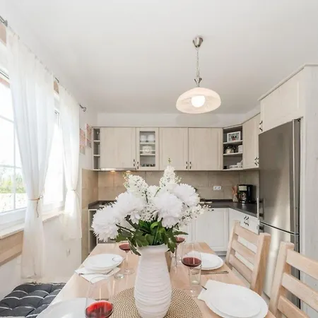 Hébergement de vacances Wunderschones Ferienhaus In Privlaka Mit Grosser Terrasse