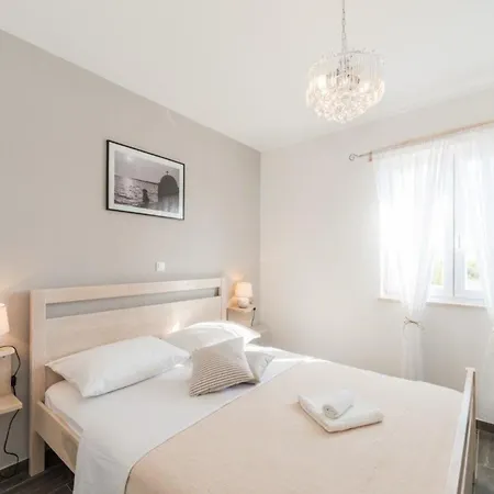 Wunderschones Ferienhaus In Privlaka Mit Grosser Terrasse Privlaka (Zadar)